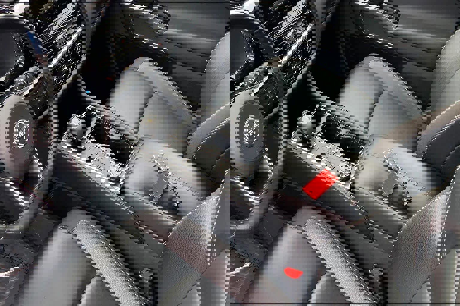 Used 2023 Nissan Pathfinder SL image 14