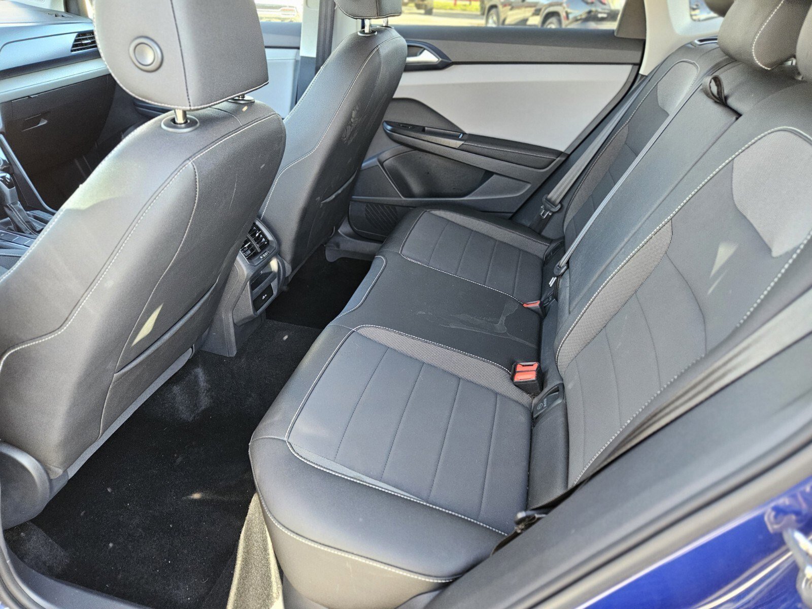 Used 2024 Volkswagen Taos SE image 17