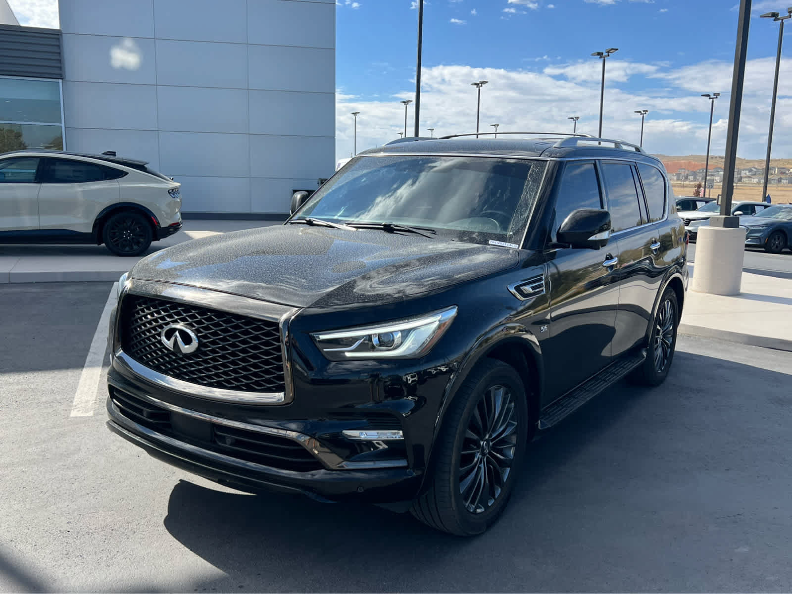 Used 2020 INFINITI QX80 Luxe w/ Edition 30 Package AWD/4WD image 2