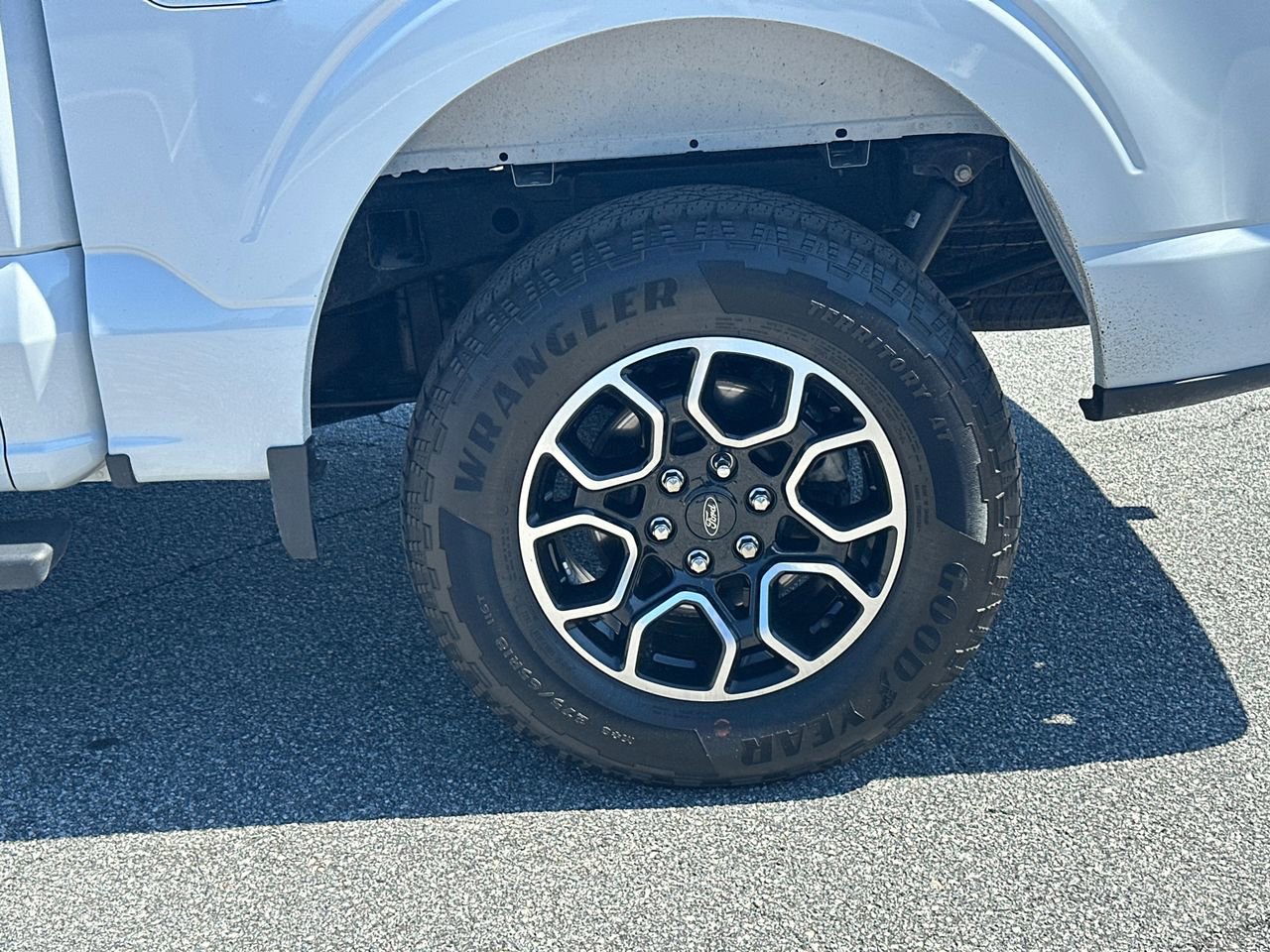 Certified 2022 Ford F150 XLT w/ Equipment Group 302A High image 21