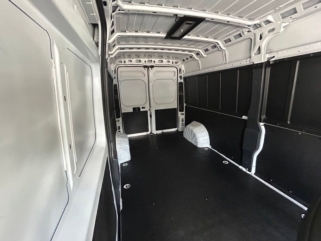 Used 2024 RAM ProMaster 2500 w/ Convenience Group FWD image 27