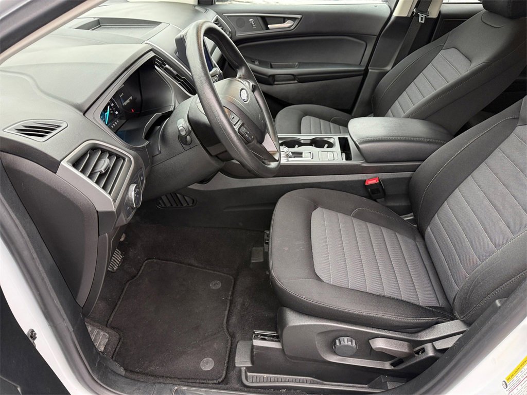 Certified 2022 Ford Edge SE w/ Black Appearance Package image 10