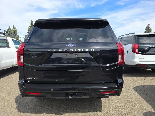 Certified 2025 Ford Expedition Active AWD/4WD image 5