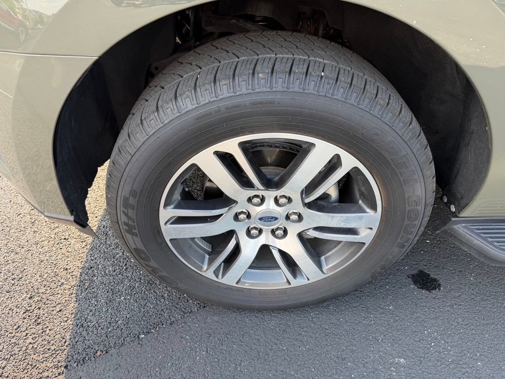 Certified 2024 Ford Expedition XLT AWD/4WD image 11