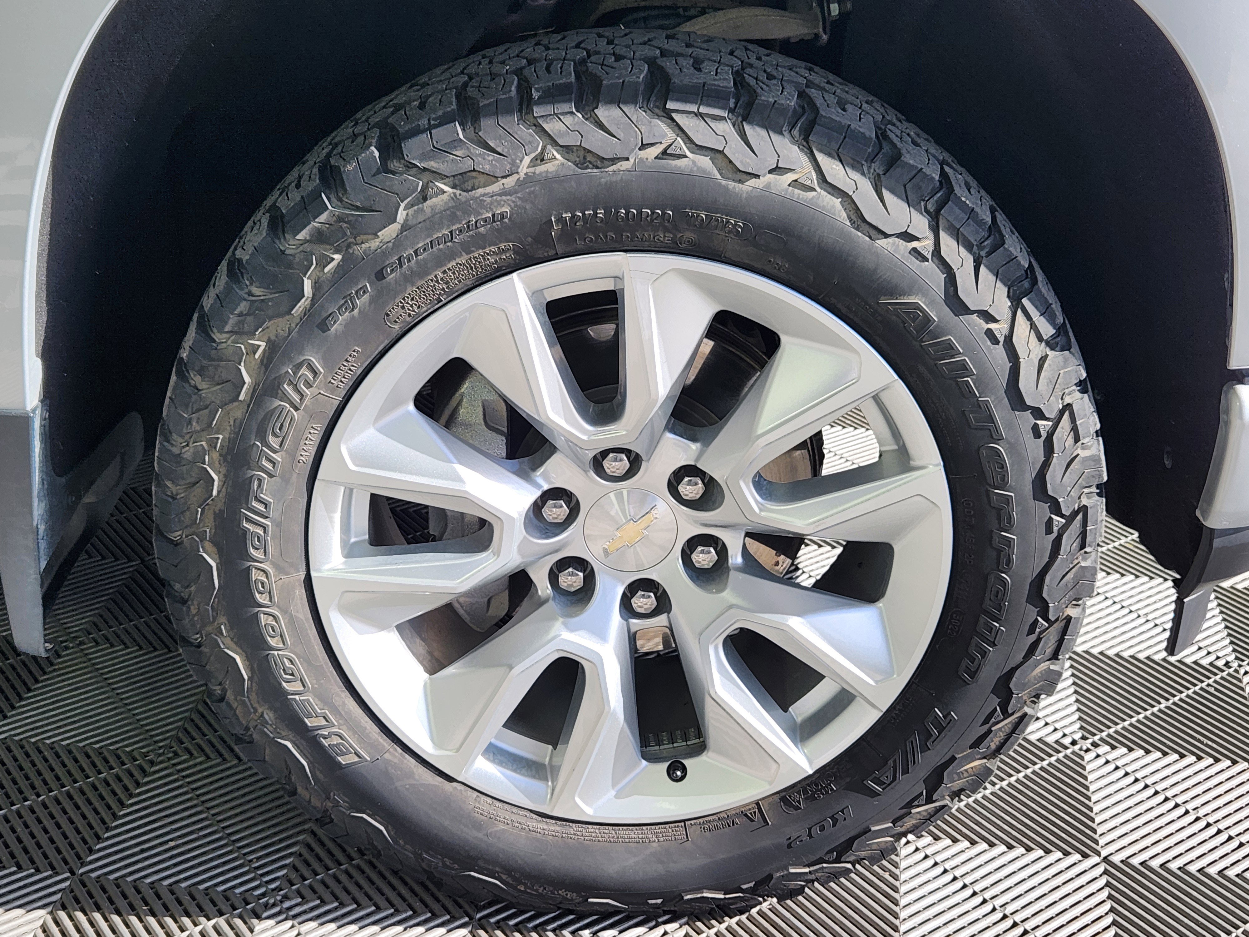 Used 2020 Chevrolet Silverado 1500 Custom w/ Custom Value Package image 9