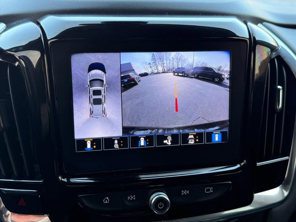Used 2023 Chevrolet Traverse Premier image 25