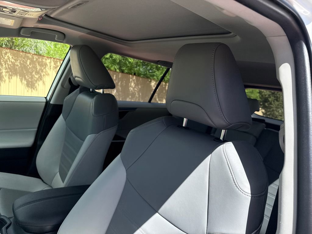 Used 2025 Toyota RAV4 XLE Premium w/ Weather Package AWD/4WD image 16