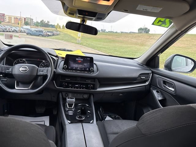 Used 2025 Nissan Rogue SV AWD/4WD image 14