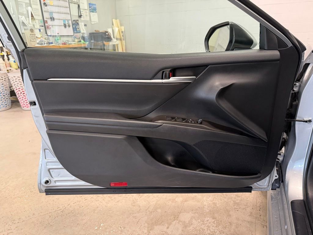 Used 2023 Toyota Camry SE image 29