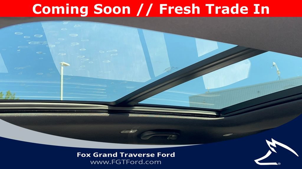 Used 2023 Jeep Grand Cherokee Overland w/ Luxury Tech Group IV AWD/4WD image 6