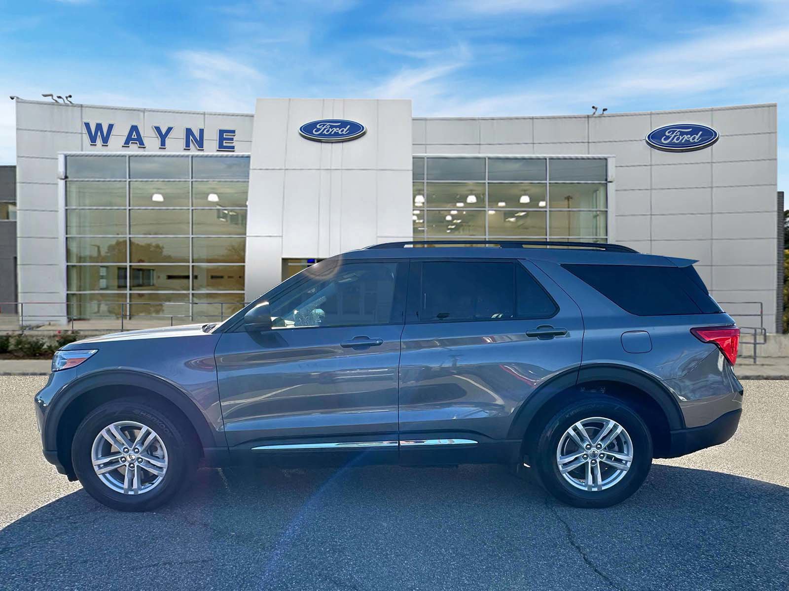 Certified 2022 Ford Explorer XLT w/ Equipment Group 202A image 2