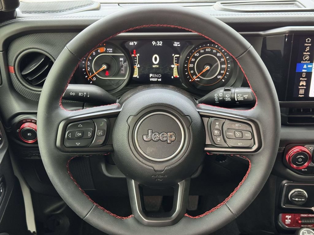 Used 2024 Jeep Wrangler Unlimited Rubicon AWD/4WD image 11