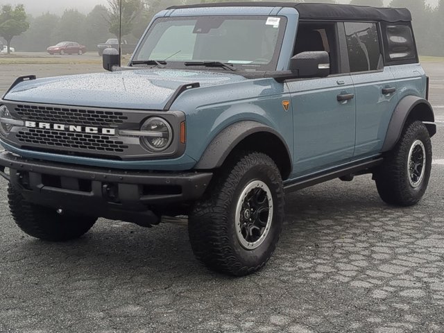 Certified 2023 Ford Bronco Badlands w/ Sasquatch Package AWD/4WD image 8