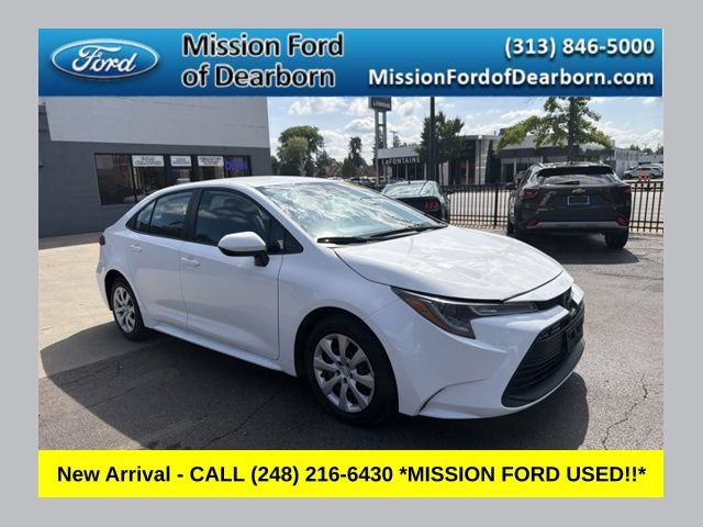 Used 2025 Toyota Corolla LE FWD image 1