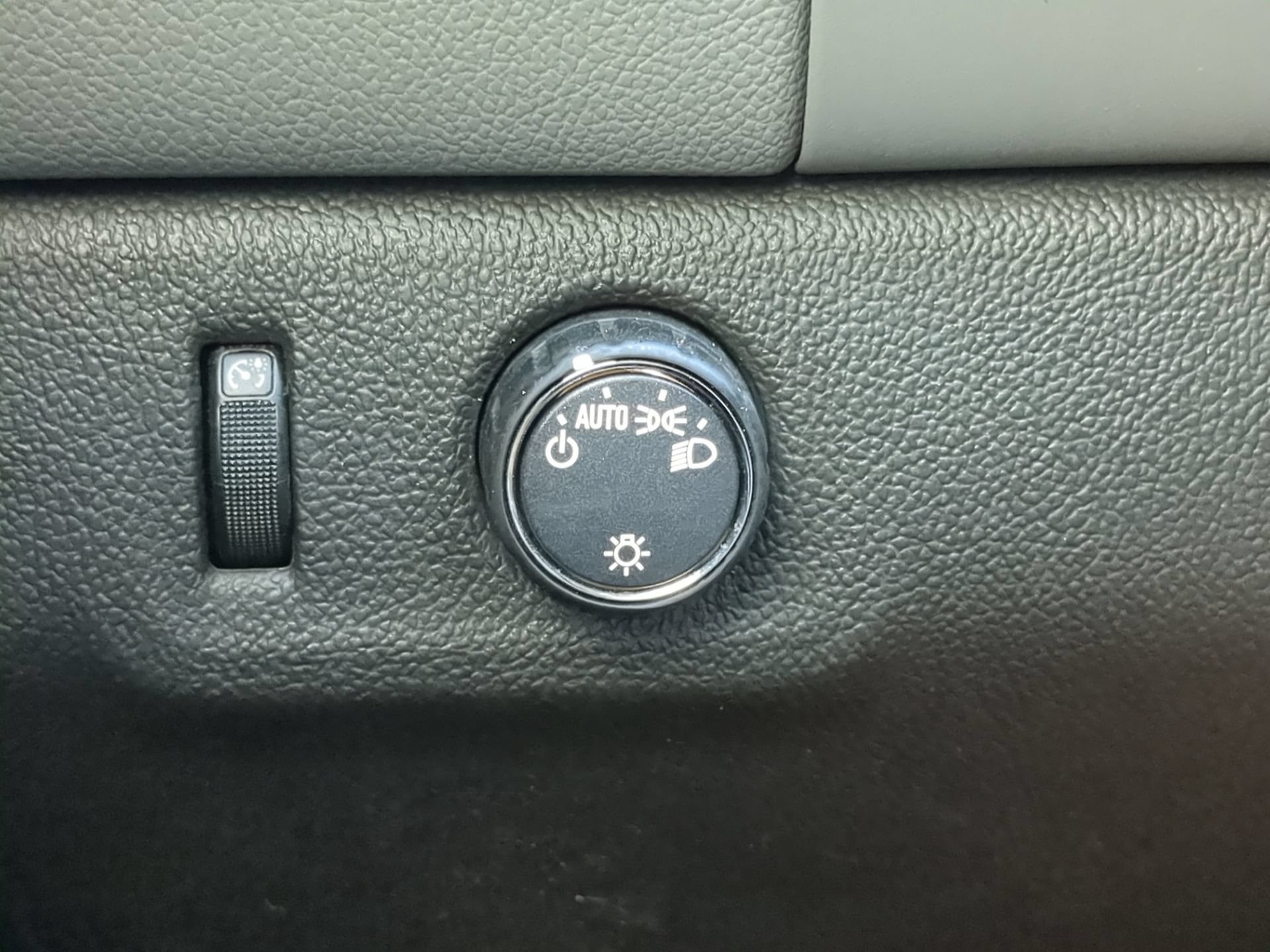 Used 2022 Chevrolet Colorado W/T w/ WT Convenience Package RWD image 60