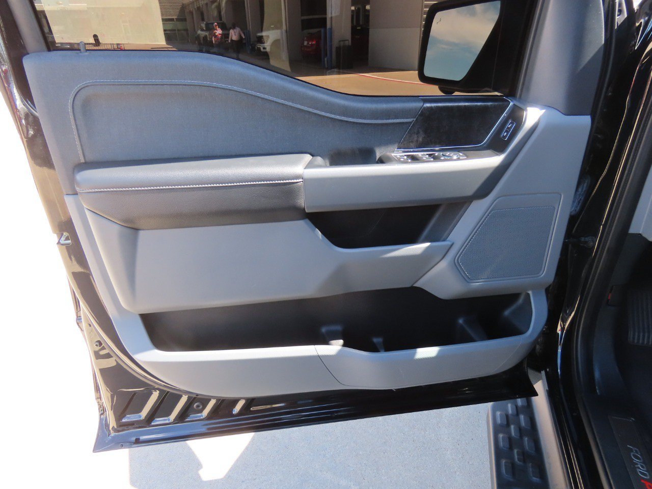 Certified 2023 Ford F150 Lightning XLT AWD/4WD image 27