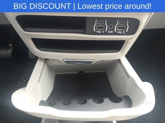 Used 2023 Chrysler Pacifica Touring-L FWD image 38
