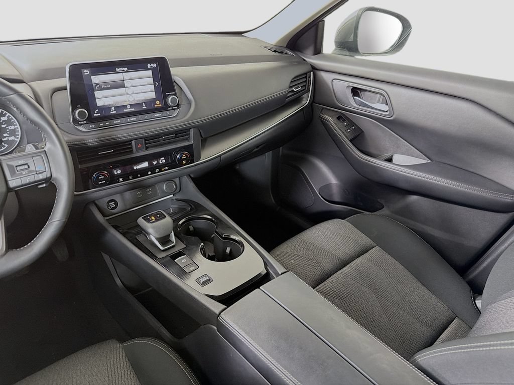 Used 2025 Nissan Rogue SV FWD image 25