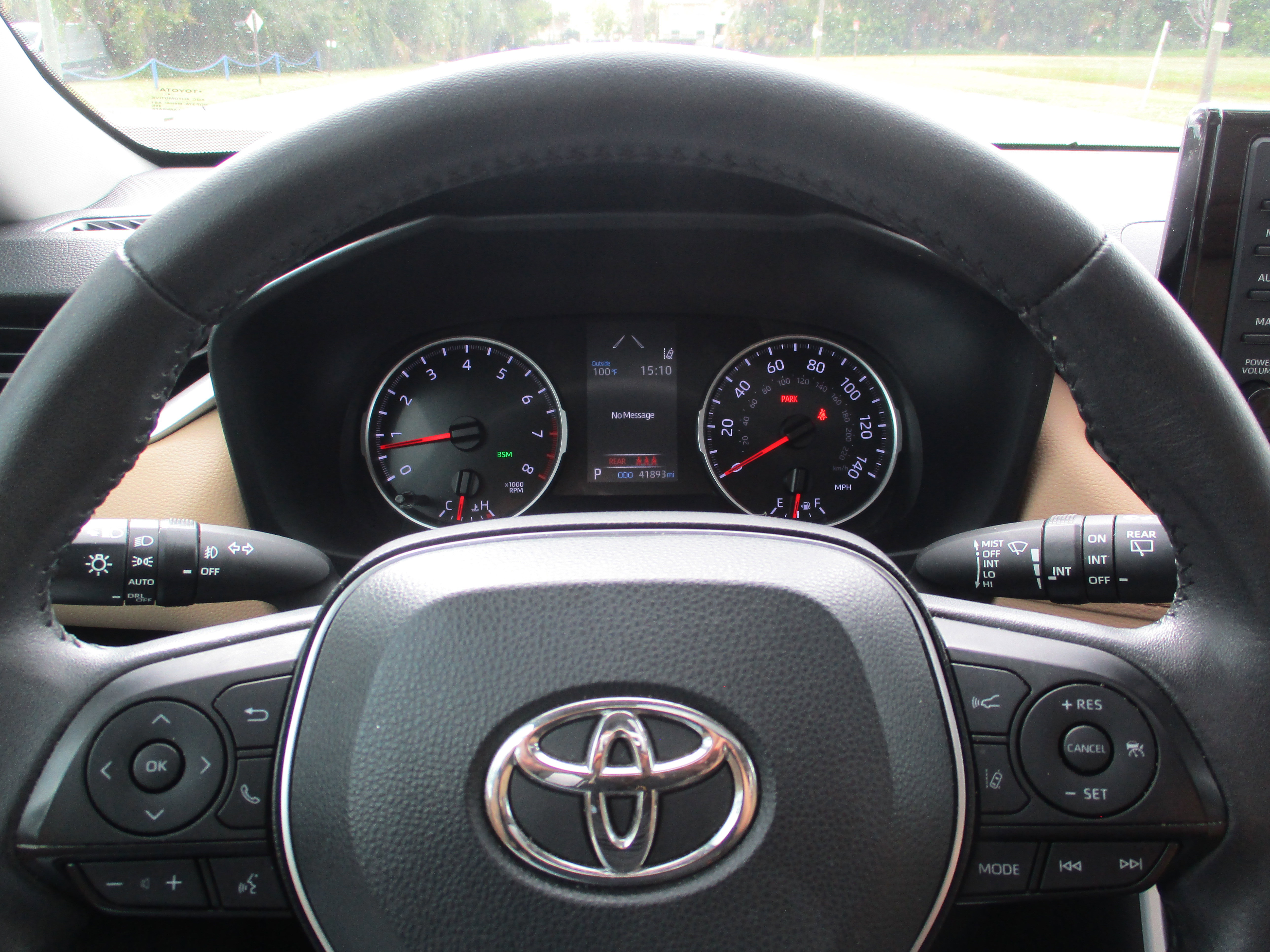 Used 2022 Toyota RAV4 XLE Premium image 14