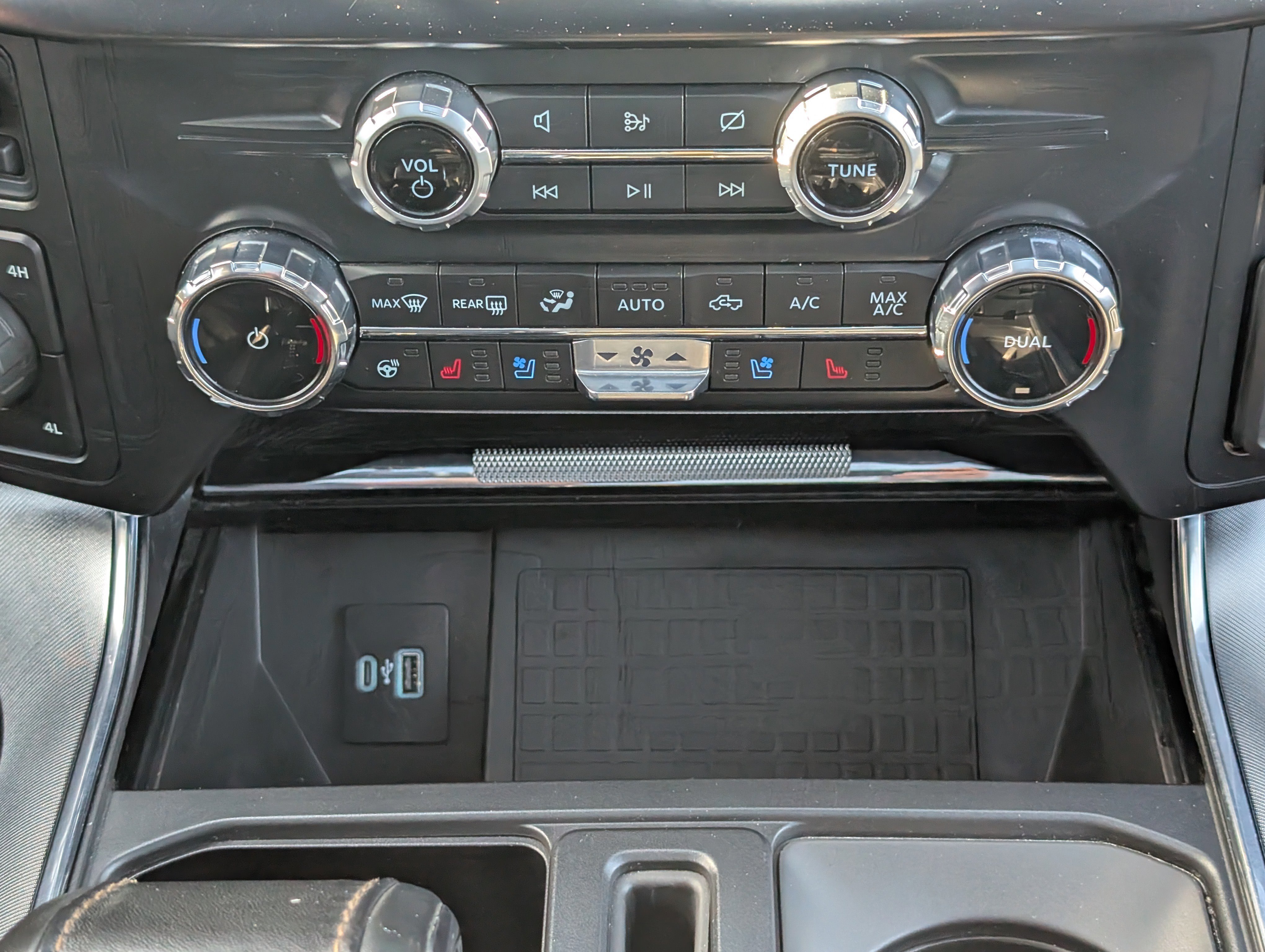 Certified 2022 Ford F150 Platinum w/ Equipment Group 701A High image 32