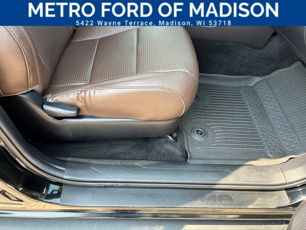 Used 2021 Toyota Tacoma Limited AWD/4WD image 55