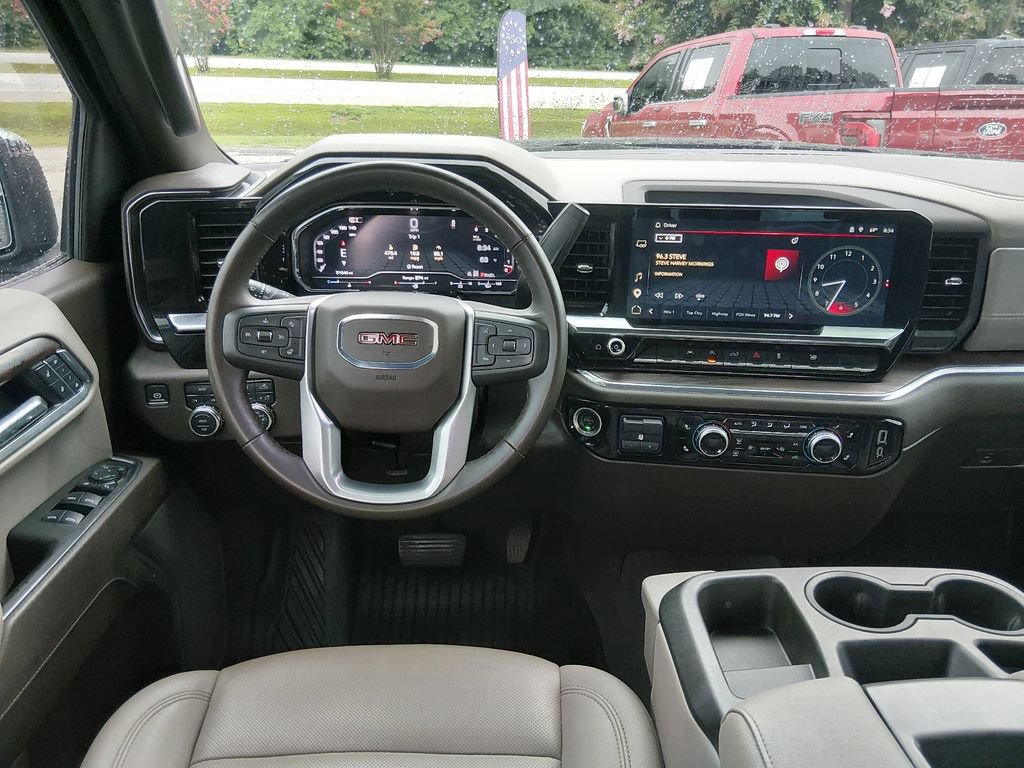 Used 2025 GMC Sierra 1500 SLT AWD/4WD image 11