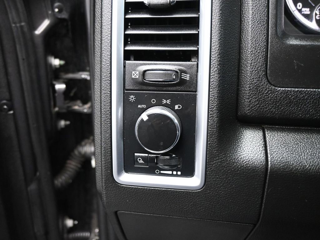 Used 2024 RAM 1500 Classic SLT image 39