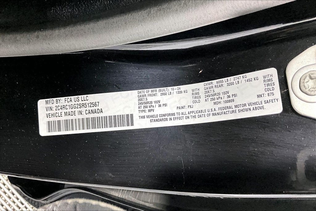 Used 2025 Chrysler Pacifica Limited FWD image 33