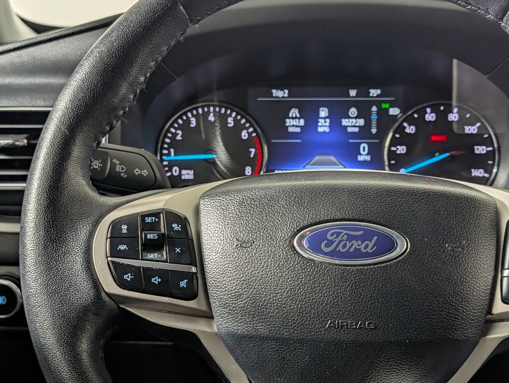 Certified 2024 Ford Explorer XLT w/ Equipment Group 202A RWD image 17