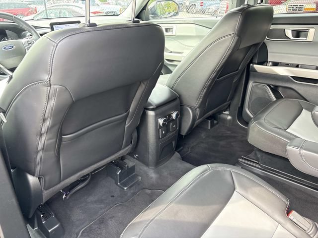 Certified 2023 Ford Explorer XLT w/ Equipment Group 202A AWD/4WD image 18