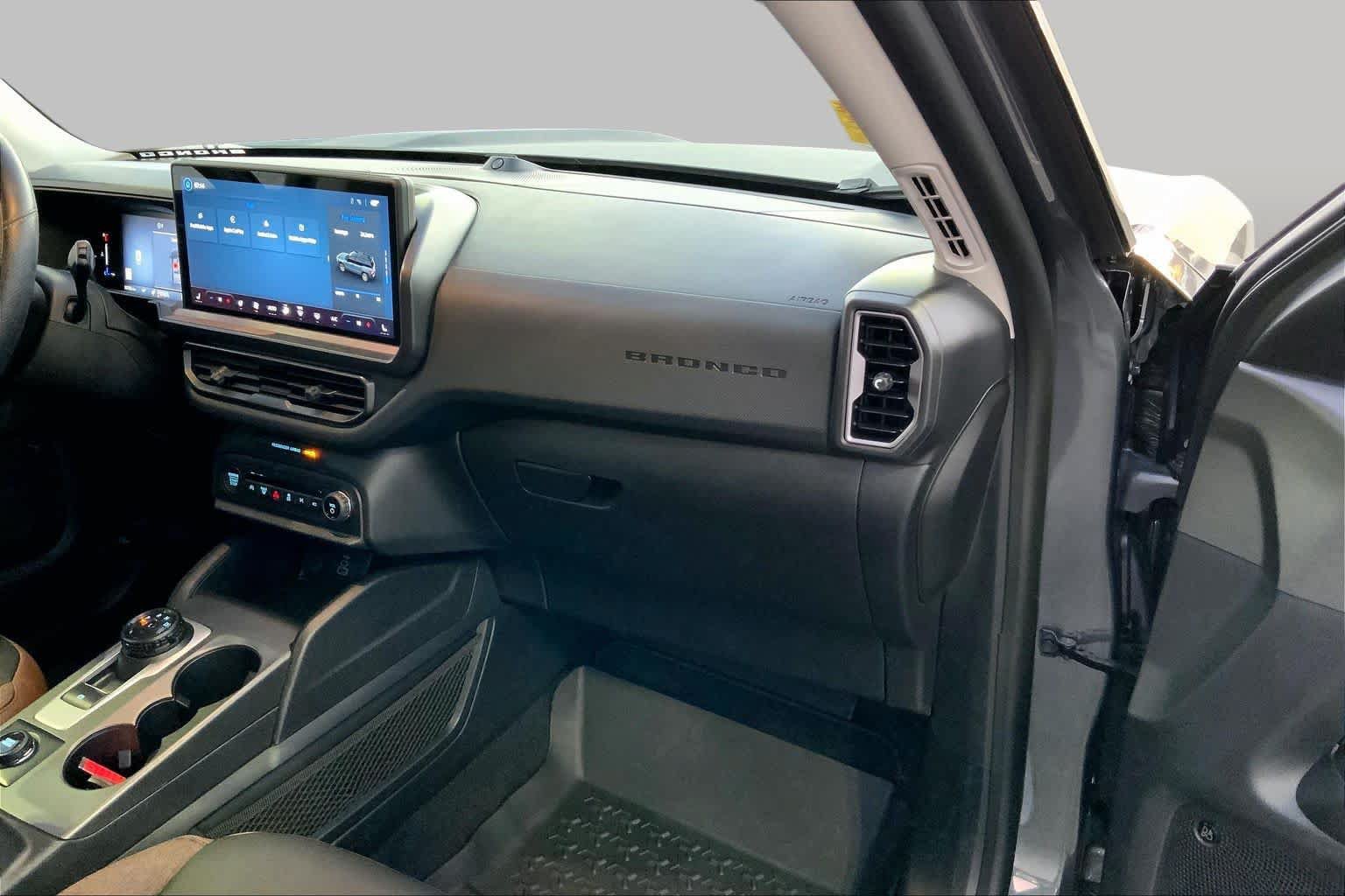 Certified 2026 Ford Bronco Sport Outer Banks w/ Outer Banks Tech Package+ AWD/4WD image 17