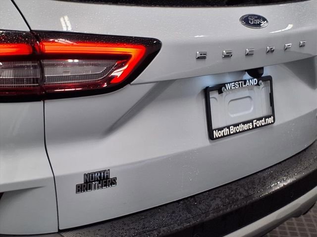 Certified 2025 Ford Escape SE w/ Class II Trailer Tow Package image 27