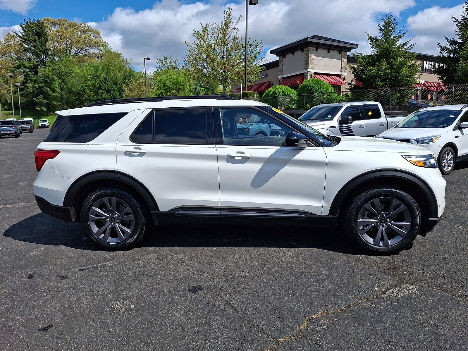 Certified 2023 Ford Explorer XLT w/ Equipment Group 202A image 7