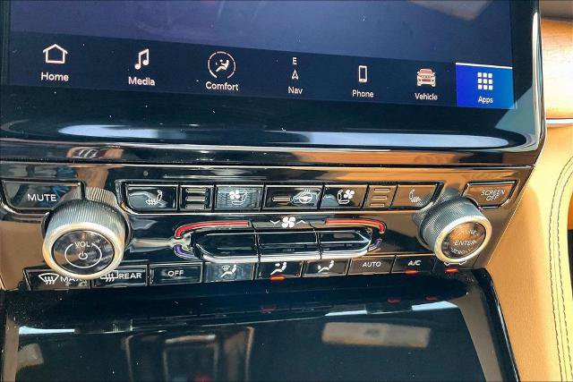 Used 2024 Jeep Grand Cherokee L Summit AWD/4WD image 15