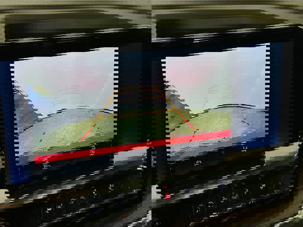 Used 2025 Chevrolet Silverado 1500 LT image 29