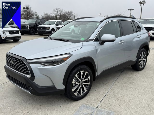 Used 2024 Toyota Corolla Cross XLE image 1