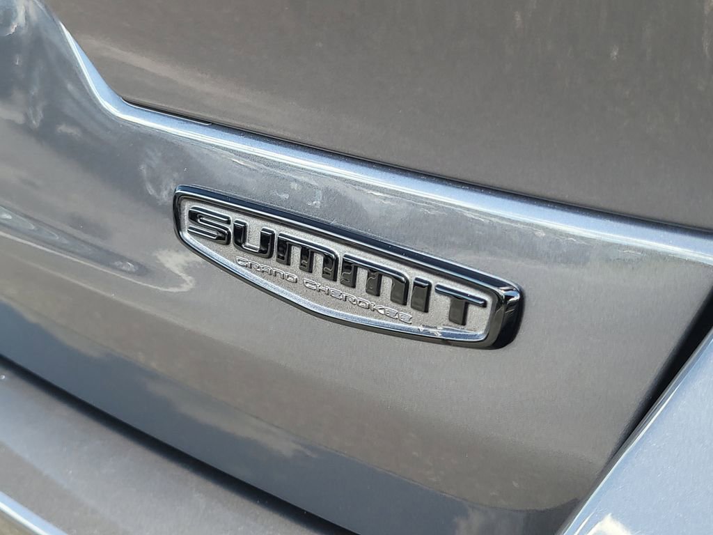Used 2024 Jeep Grand Cherokee Summit AWD/4WD image 6