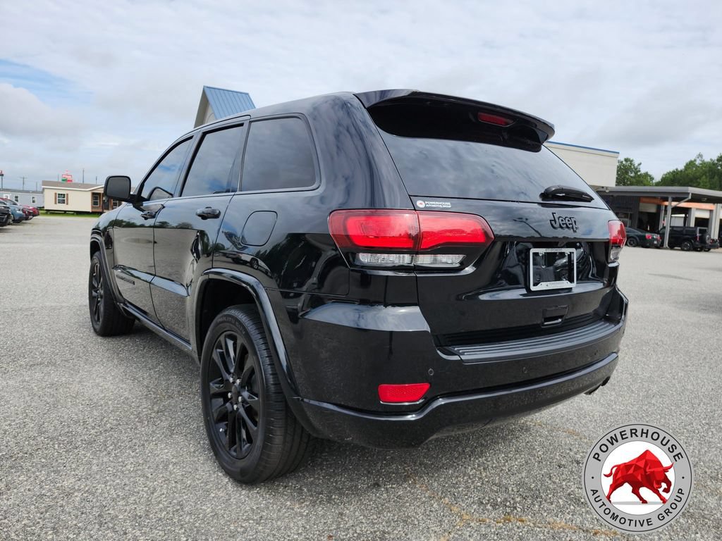 Used 2020 Jeep Grand Cherokee Altitude RWD image 3