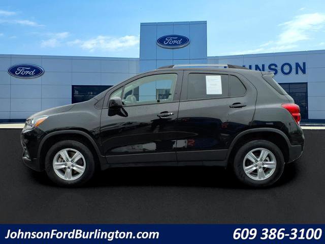 Used 2022 Chevrolet Trax LT w/ LT Convenience Package image 6