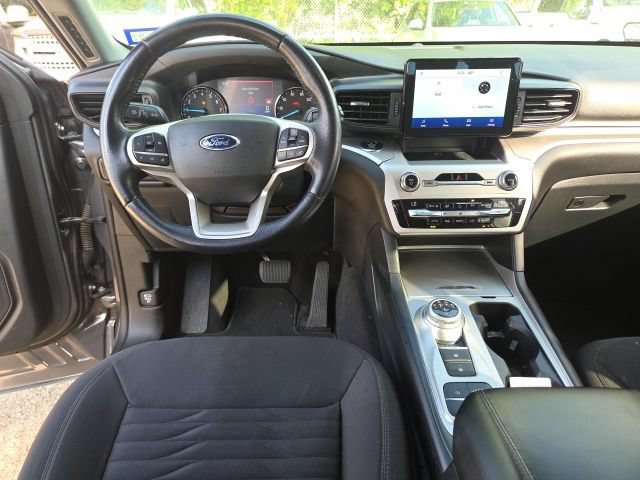 Certified 2021 Ford Explorer XLT RWD image 7