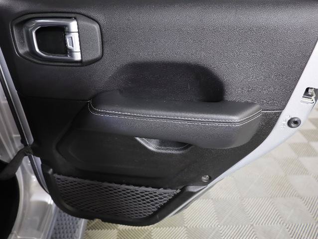 Used 2022 Jeep Wrangler Unlimited Sahara w/ Cold Weather Group AWD/4WD image 37