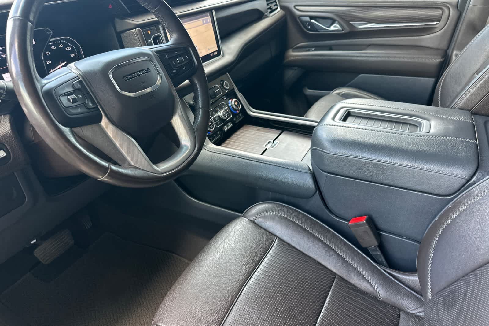 Used 2021 GMC Yukon XL Denali AWD/4WD image 11