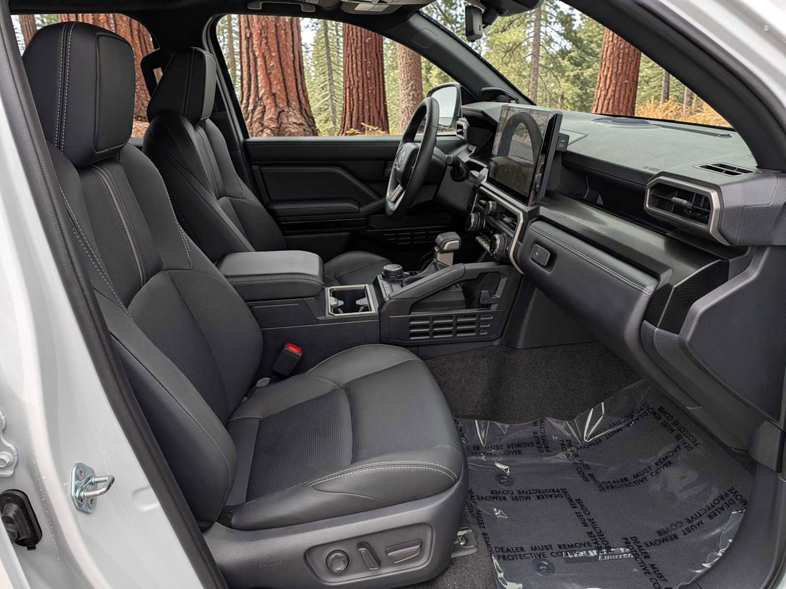 Used 2025 Toyota 4Runner Limited AWD/4WD image 22