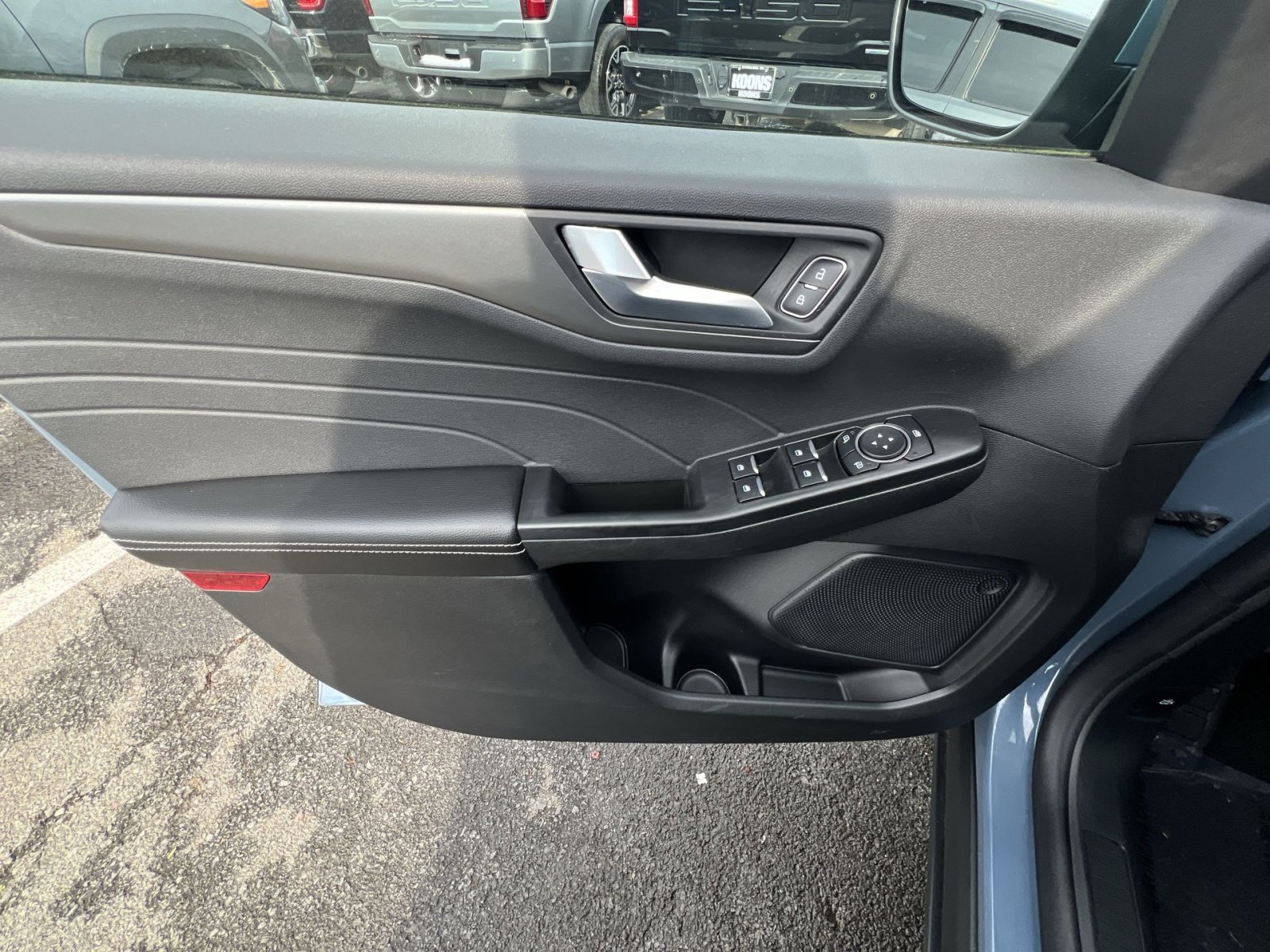 Certified 2025 Ford Escape SE image 15