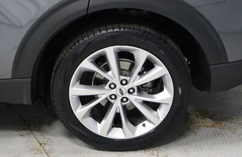 Certified 2022 Ford Explorer Platinum w/ Equipment Group 601A image 20