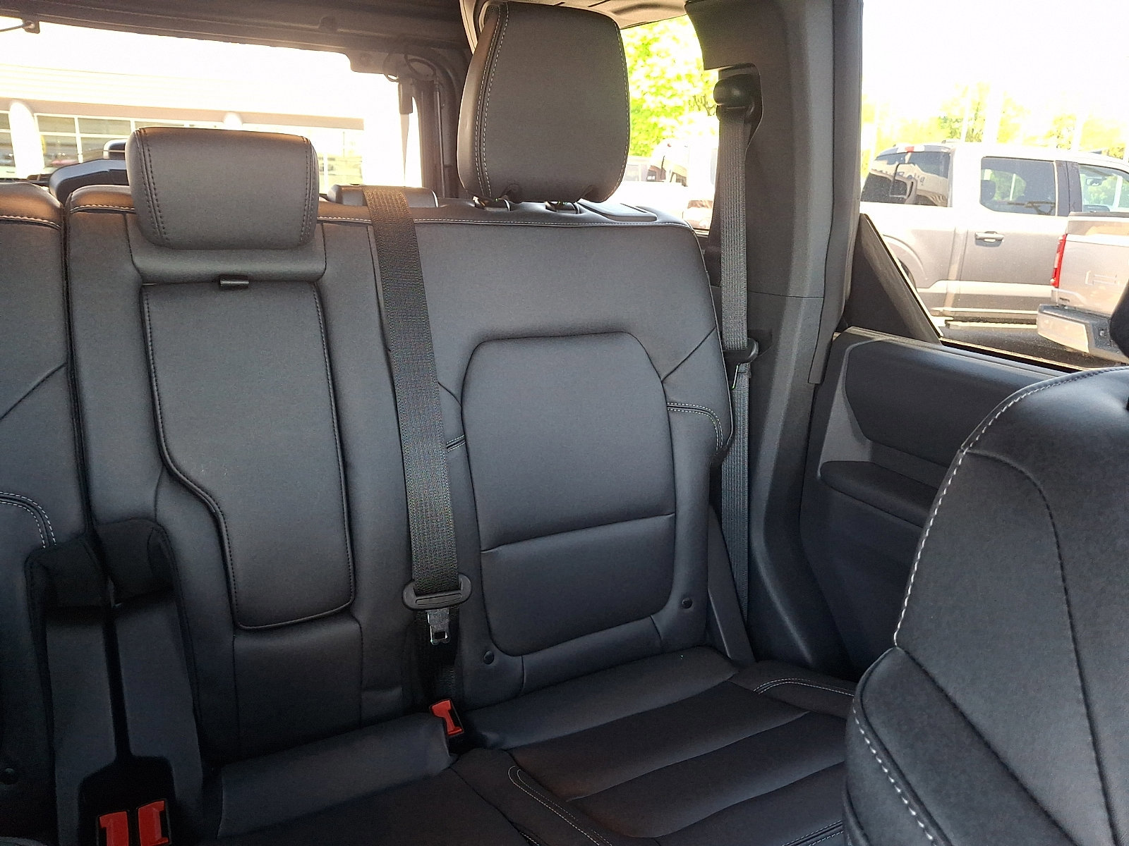 Certified 2025 Ford Bronco Big Bend w/ Black Diamond Package AWD/4WD image 19