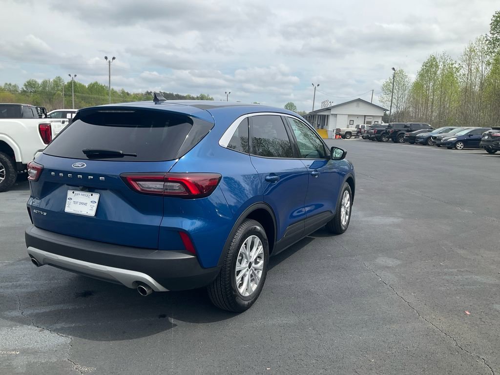 Certified 2023 Ford Escape Active w/ Cold Weather Package FWD image 5