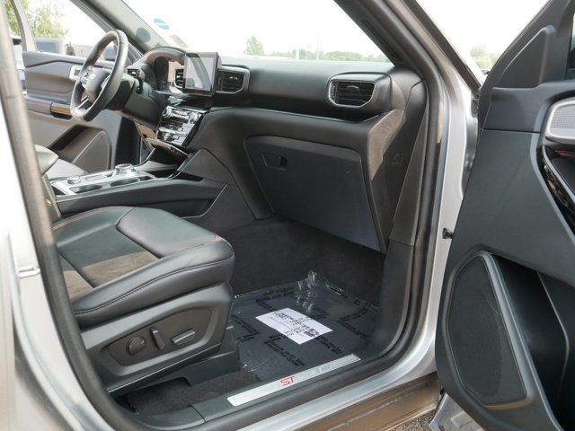 Certified 2024 Ford Explorer ST-Line w/ Class IV Trailer Tow Package AWD/4WD image 19