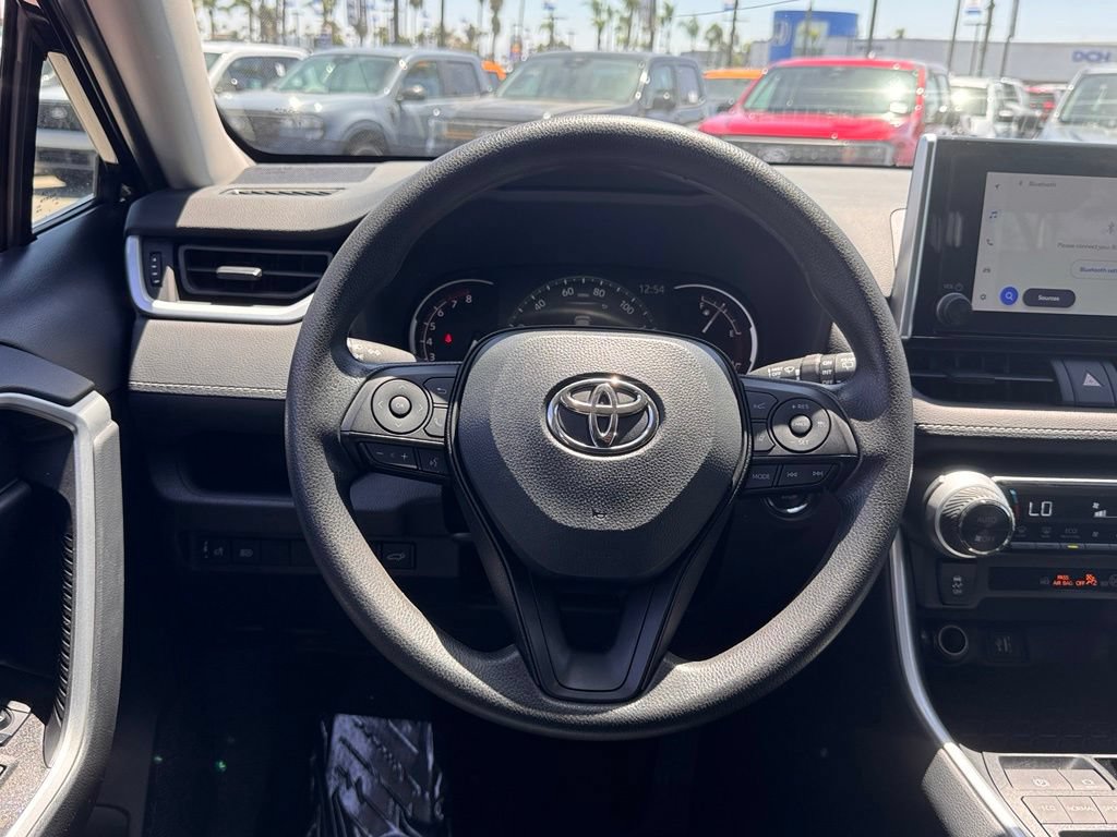 Used 2025 Toyota RAV4 XLE FWD image 22