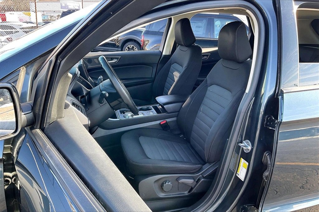 Certified 2022 Ford Edge SE w/ Black Appearance Package image 22